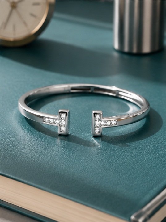 Élan T-Bar Cuff - View 5